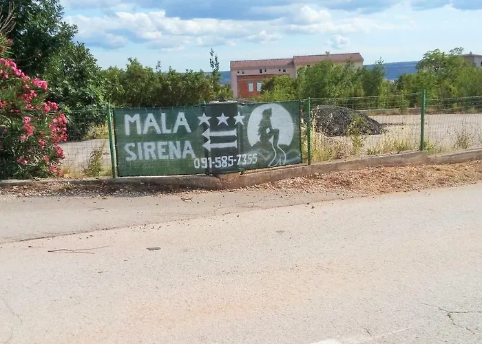 Mala Sirena Apartman Maslenica