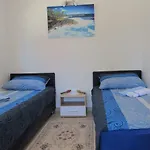 Mala Sirena Apartment Maslenica