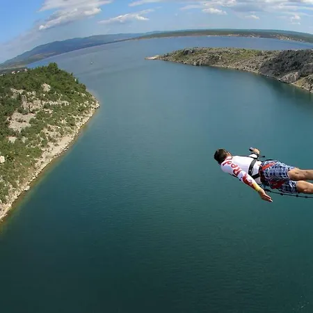 Mala Sirena * Maslenica