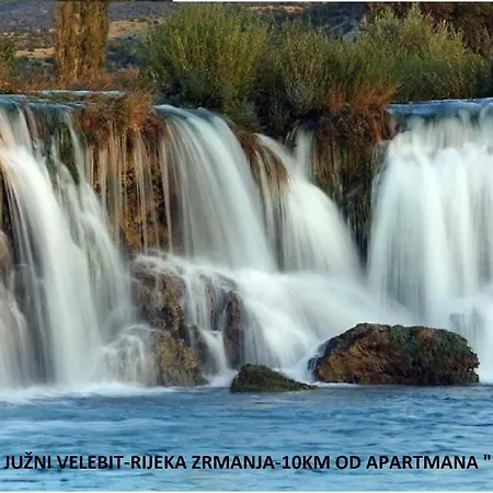 Mala Sirena Apartment Maslenica