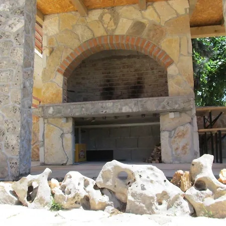 Mala Sirena Apartment Maslenica